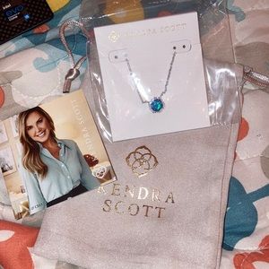Kendra Scott Davie Short Pendant Necklace